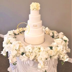 Five Tier Fondant and Pearls Wedding Cake