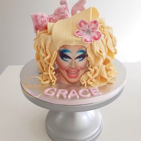 Trixie Mattel - Drag Cake